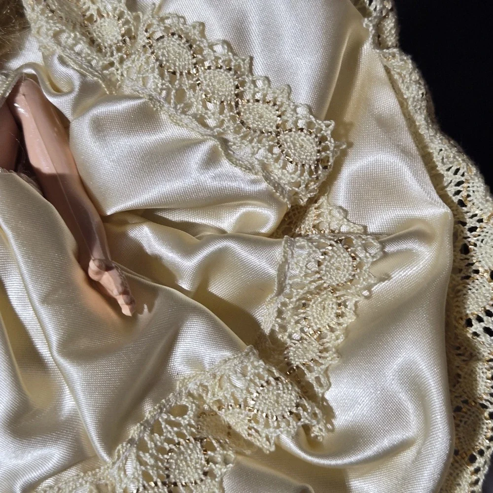 VTG OOAK Bride Doll Wall Decor Lid Eyes Open‎ & Shut Jointed Arms Handmade RARE